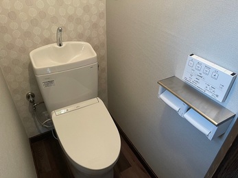 今回は江南市のトイレ交換工事を紹介します。今回のお宅は、長年使用してきたトイレを一階と二階両方とも新しくしました。