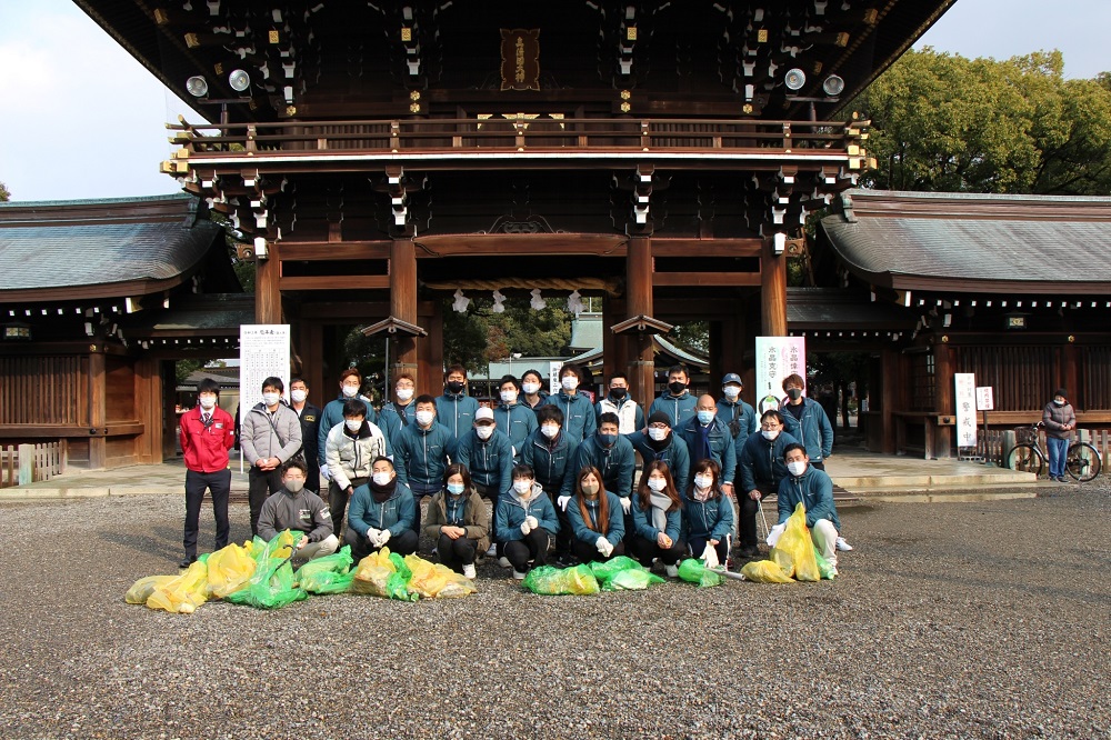 一宮市　真清田神社前で集合写真